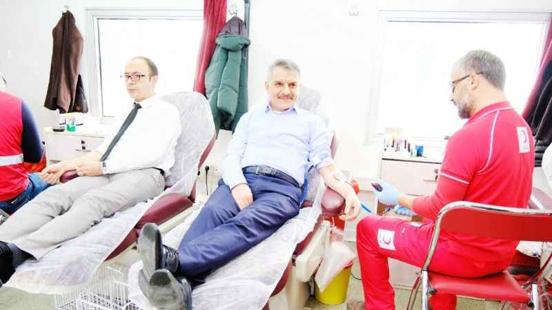 Yozgat'ta Vali Özkan'ın Öncülüğünde Kan Bağışı Seferberliği!