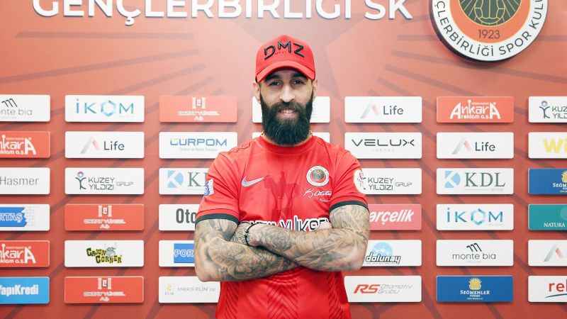 Galatasaray'da forma giymişti Yeniden Türkiye'ye döndü