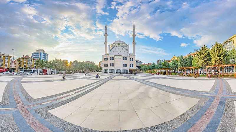 Belediye 5 yılda şehre 7 meydan kazandırdı