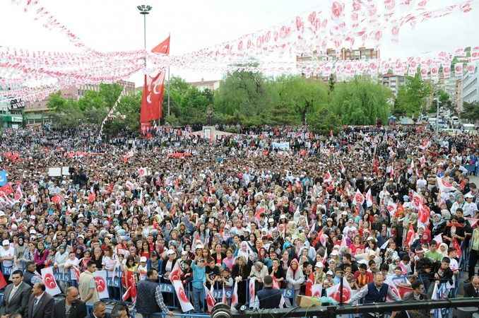 MHP'de karargah adayını bekliyor
