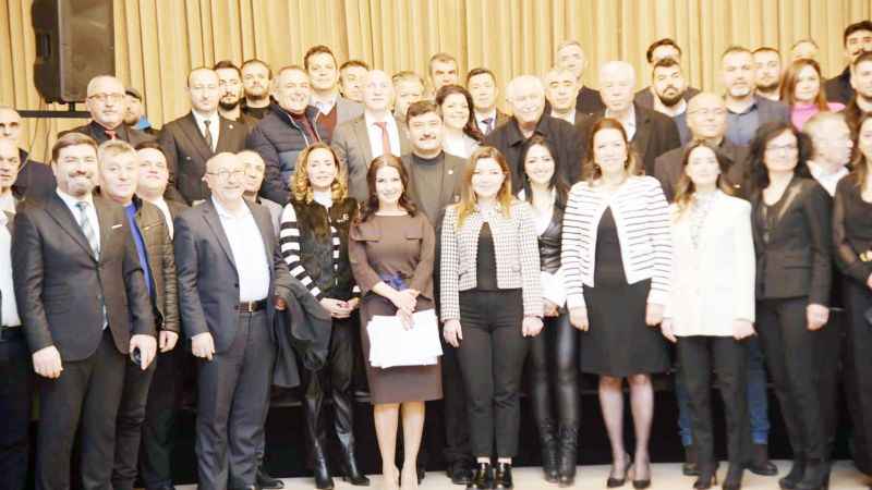 Kahramankazan Belediye Başkanı Serhat Oğuz, KASİAD toplantısında iş adamları, siyasetçiler ve sanayiciler ile bir araya geldi