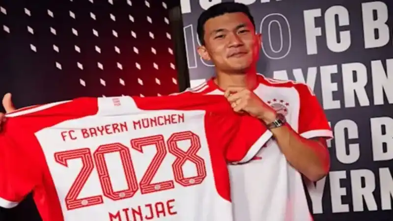 Kim Min Jae Ne Kadara Transfer Oldu?