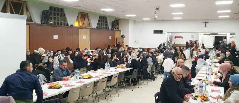 Çayıralanlılar Fransa’da aynı sofrada