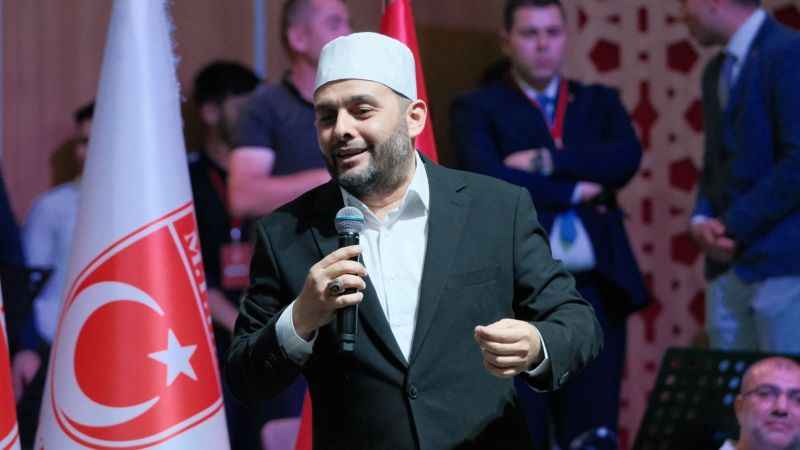 Muhammed Emin Yurdusever'den Yozgat'ta Hem Eğitim Hem Merhamet Vurgusu