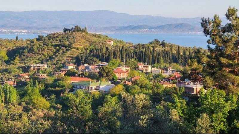 Kaz Dağları'nın Eteklerinde Bir Huzur Merkezi: Çamlıbel Köyü