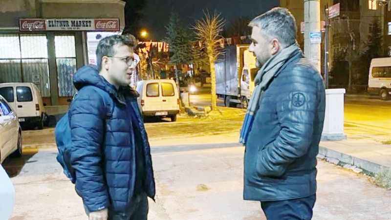 Belediye Başkanı'na ulaşmak çok kolay Her yerden çıkıyor!