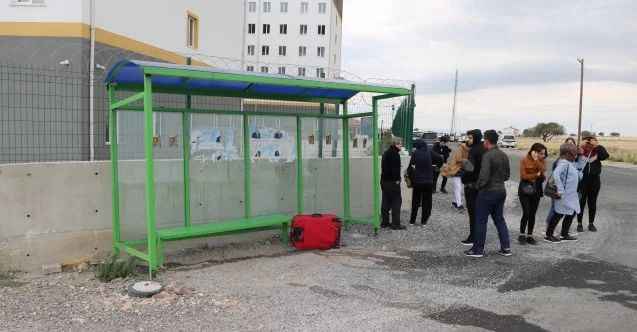Üniversite öğrencilerinden klimalı durak talebi