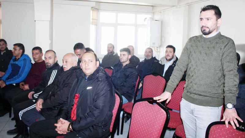 Spor camiası ile buluştu Projelerini anlatıp destek istedi