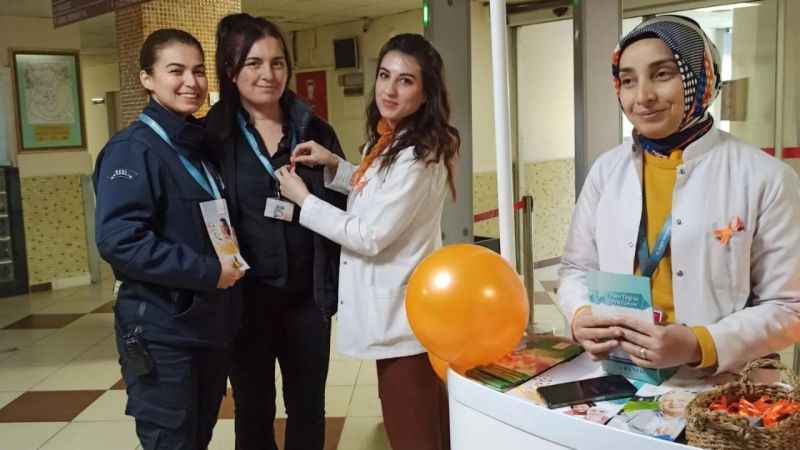 Aydın Devlet Hastanesi'nde gerçekleşen etkinlikle kansere karşı bilinçlenme çağrısı