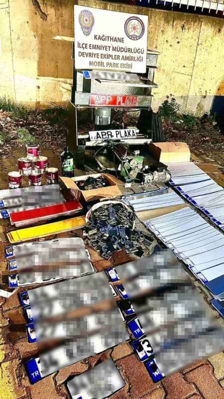 Kağıthane'de Kuaför baskını: Sahte plaka imalathanesi çökertildi