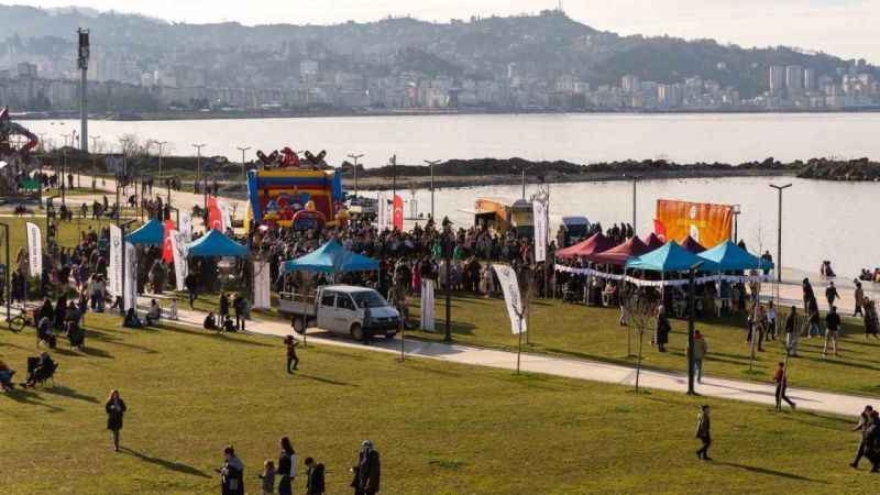 Rize'de Renkli ara Karne etkinliği: Öğrenciler ve aileleri bir arada keyifli anlar yaşadı