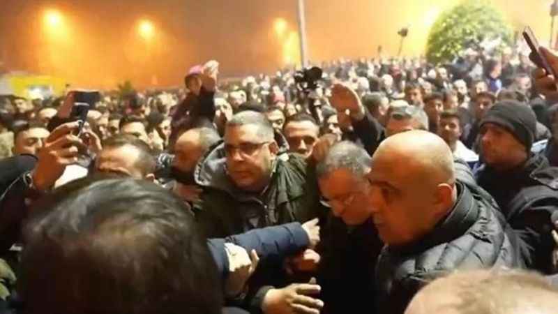 Lütfü Savaş Neden Protesto Edildi?