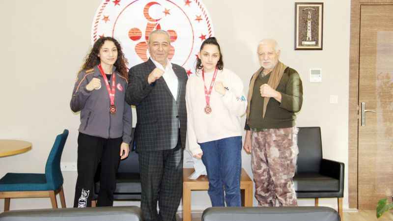 Başarılı sporcuları tebrik etti