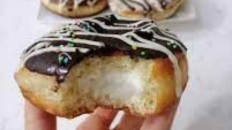 Evde Çikolatalı Krema Dolgulu Donut Yapımı