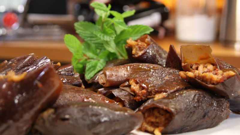 Özel Günlerin Vazgeçilmezi: Zeytinyağlı Kuru Dolma Tarifini Keşfedin!