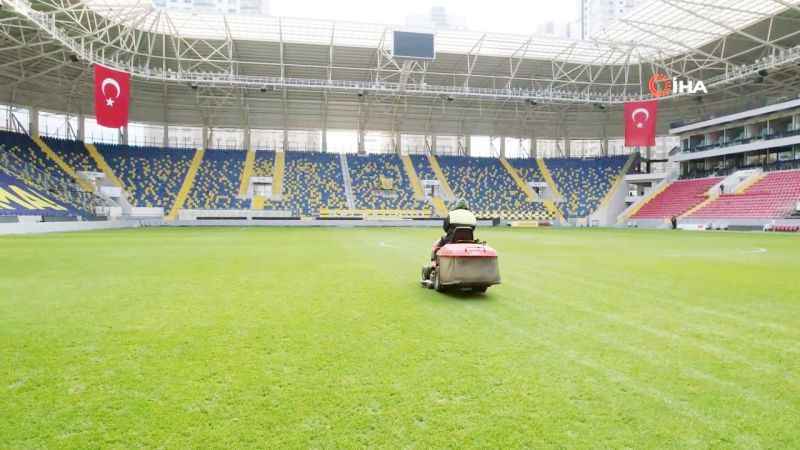Galatasaray maç oynayacak Zeminde çalışmalar sürüyor