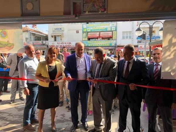 Trafik kazasında ölen öğretmen Mustafa Akkaş’ın anısına sergi