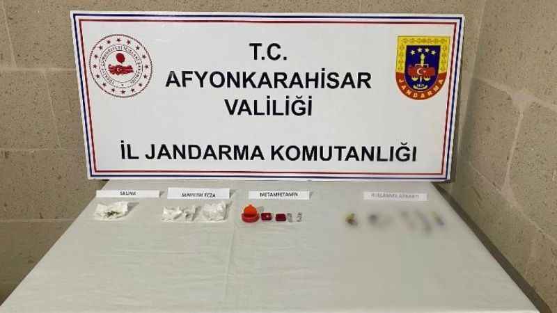 Jandarma başarısı: Afyonkarahisar'da uyuşturucu kaçakçısına darbe