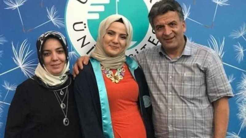 Toprağa verilen aile: İstanbul'da Kadıköy Selamiçeşme camii'nde gerçekleşen cenaze namazı
