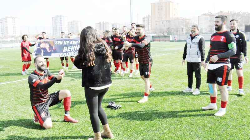 Amatör maçta ilginç görüntü Herkes şaşırdı!