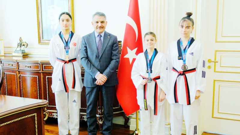 60 ülkeden bin 900 sporcu katıldı Yozgatlı sporcu şampiyon oldu
