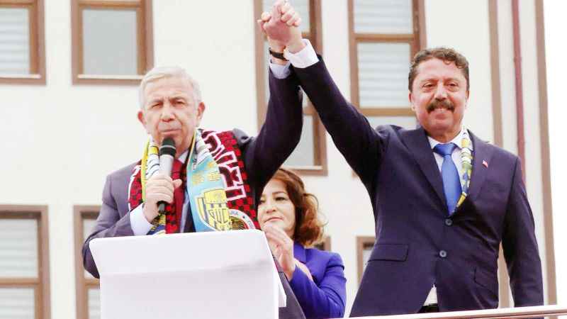 Baba Ocağına gitti, eşit hizmet vurgusu yaptı