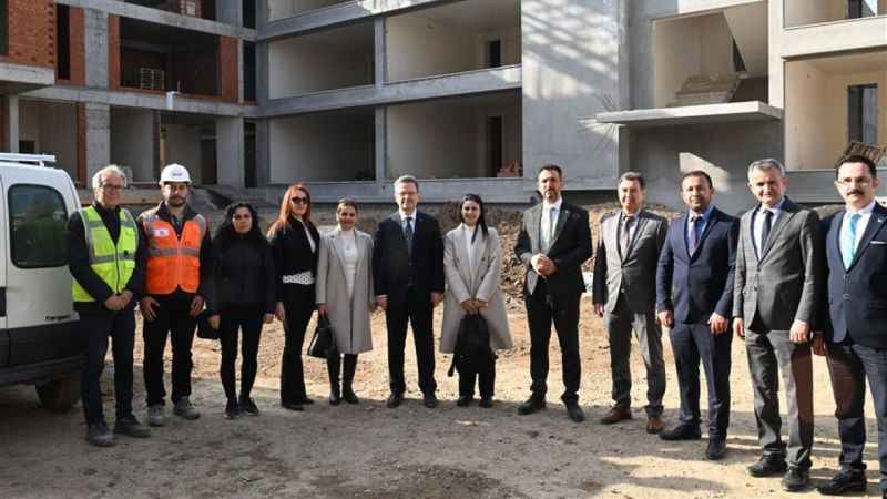 Bireysel yetenek desteği: Yunusemre Sosyal Bilimler Lisesi ziyareti