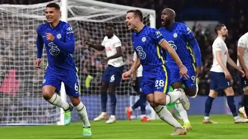 Chelsea Tottenham Neden Ertelendi 2024 ?
