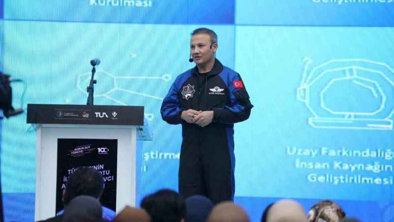 Türkiye'nin İlk Astronotu Konya Bilim Merkezi'nde: Gezeravcı gençlerle buluştu
