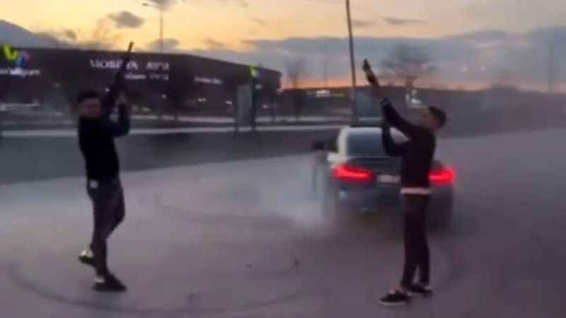 İnegöl'de Pompalı tüfekle havaya ateş: Gözaltına alınan şahıslar