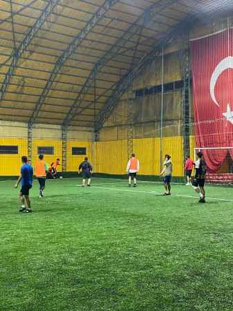 Yozgat'ta Anlamlı Buluşma: Mustafa Görkem Taştan Futbol ile Gençlerin Kalbini Kazanıyor