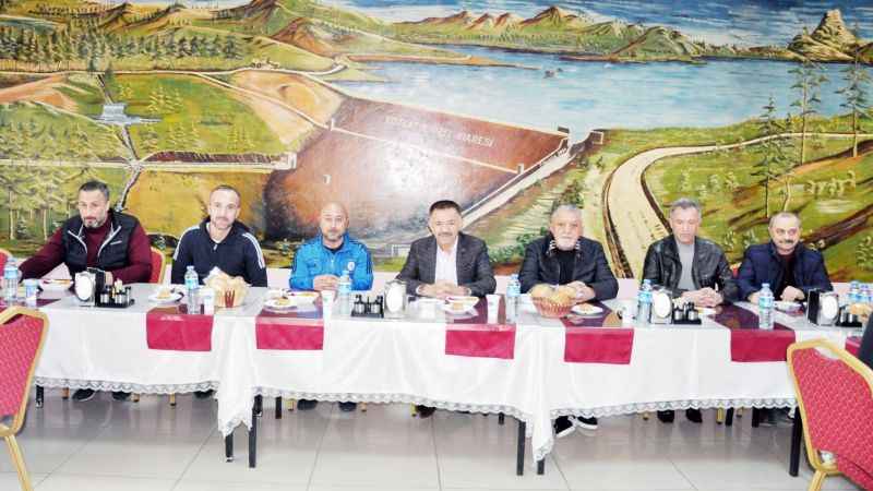 Genel Sekreter Yılmaz tebrik etti Kutlama yemeği verdi