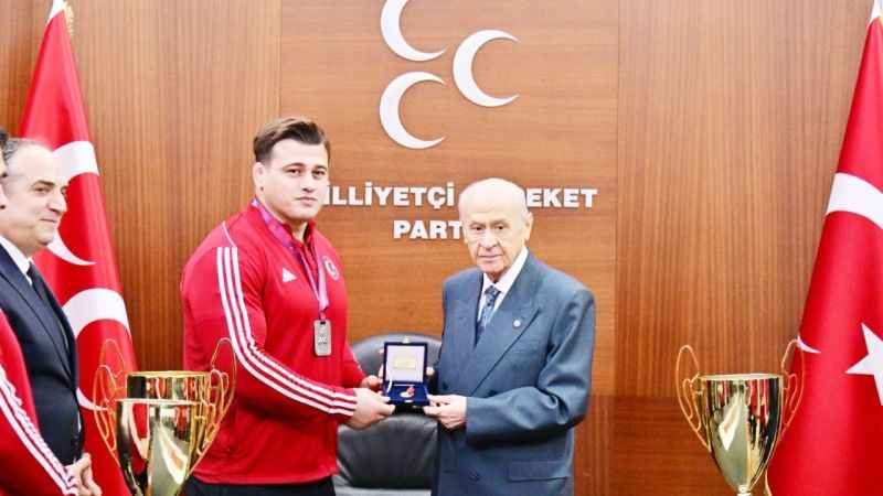 Bozok kaplanından Bahçeli’ye ziyaret!