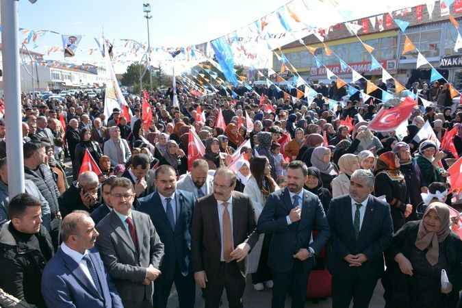 Saraykent'te AK Parti Yeni Döneme Hazırlanıyor: Karargah açılışı coşkuyla gerçekleşti!