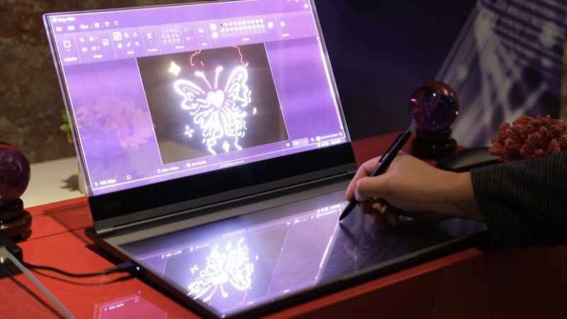 Bilim Kurgudan Gerçeğe: Lenovo, Şeffaf Ekran Teknolojisiyle Sınırları Zorluyor