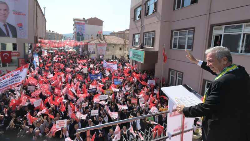 Mansur Yavaş'a sevgi seli: "Önemli olan insanların gönlüne girmek"