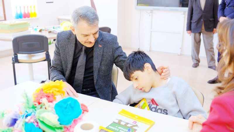 Yozgat Valisi Özkan’dan Ziyaret: Onların Gülümsemesi Bizim İçin Değerli!