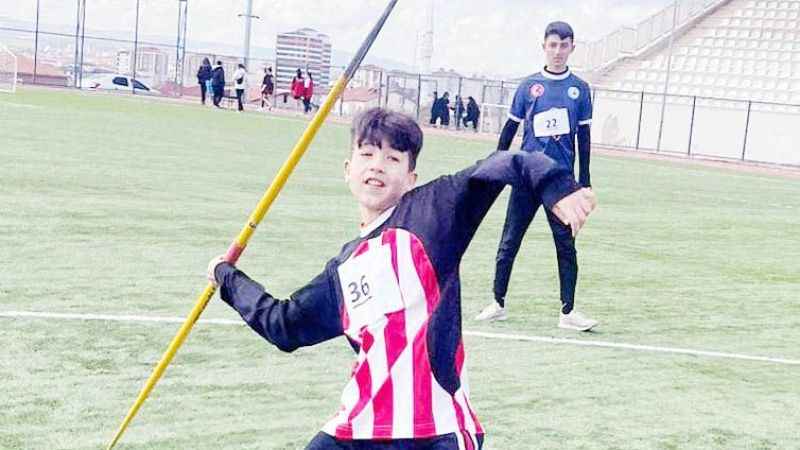 Namık Kemal Ortaokulu'nun Genç Atletleri Yozgat'ta Parladı