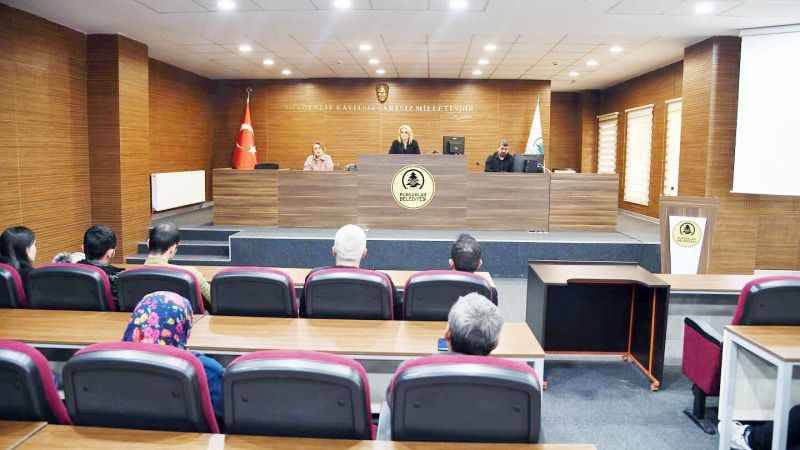 İş arayan vatandaşlara öncülük ediyor