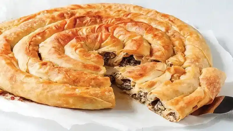 Bütün Türkiye İçin Kol Böreği Tarifi Çıtır ve Lezzetli: Güzel Günlerinizin Devamı İçin Bu tarifi Kaçırmayın