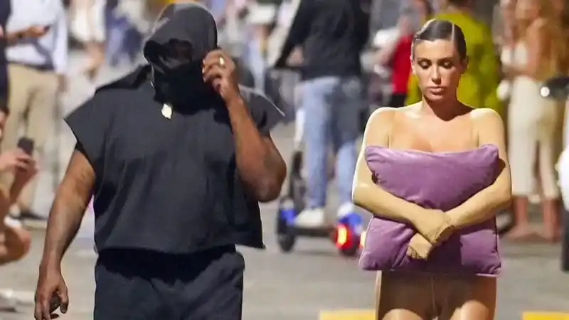 Bianca Censori Kimdir?