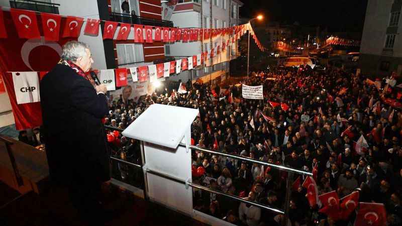 CHP Ankara Büyükşehir Belediye Başkan Adayı Mansur Yavaş: "Öyle az değil, baya öndeyiz"
