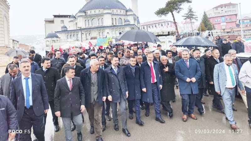 Çekerek'te AK Parti Rüzgarı: Başkan Çakır’ın Merkezi Coşkuyla Açıldı!
