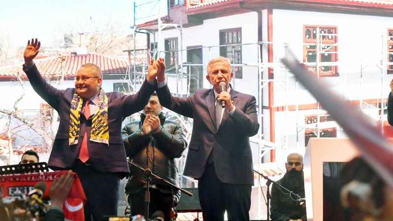 Ankara Büyükşehir Belediye Başkan Adayı Mansur Yavaş'tan rakibi Turgut Altınok'a imalı gönderme: "Gurur duyan herkes bizim yol arkadaşımız"