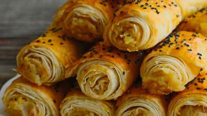 Kremalı Patatesli Çıtır Börek ile muhteşem bir lezzet