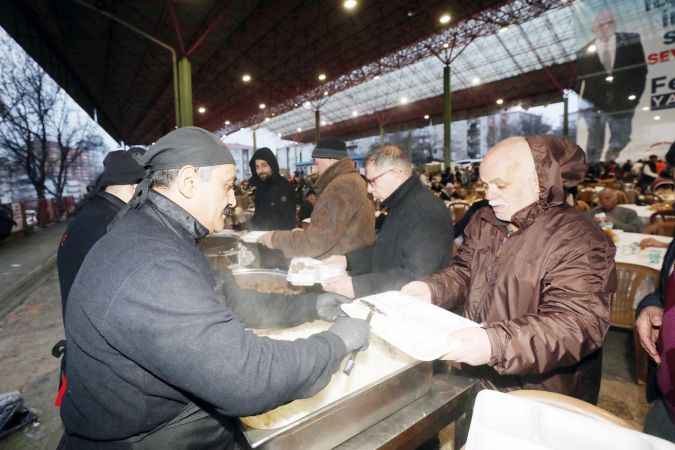 Belediye Mahalle sakinlerini iftar sofrasında buluşturuyor Ramazan coşkusu bütün mahallelerde yaşanıyor