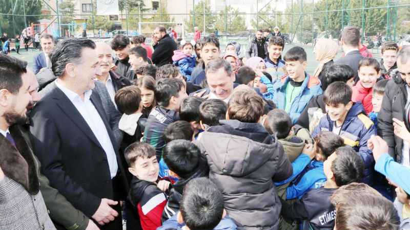 Belediye Başkanı’ndan gençlere ‘Genç Kart’ müjdesi