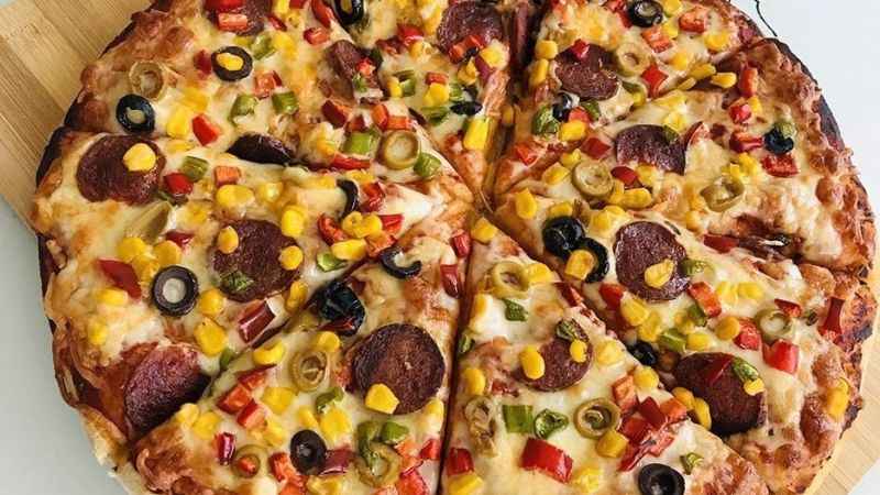 Pizza Tutkunlarına Müjde: Usta Şeflerin Gizli İtalyan Pizza Tarifi!