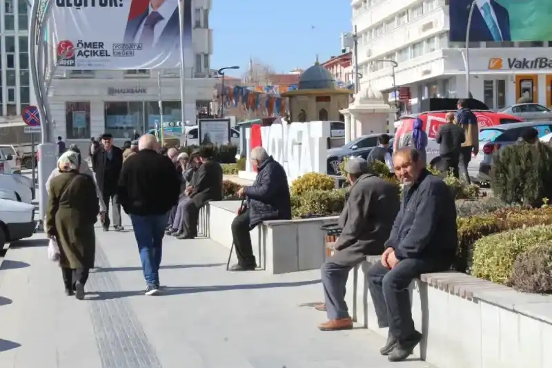 Cumhuriyet tarihinde bir ilk Yaşanıyor: Türkiye Nüfusu Yaşlanıyor