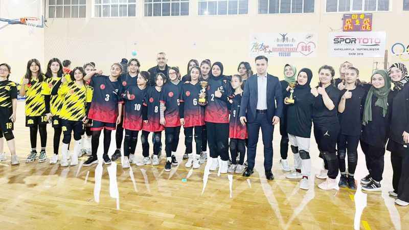 Kadınlara özel turnuva Filede ter döktüler